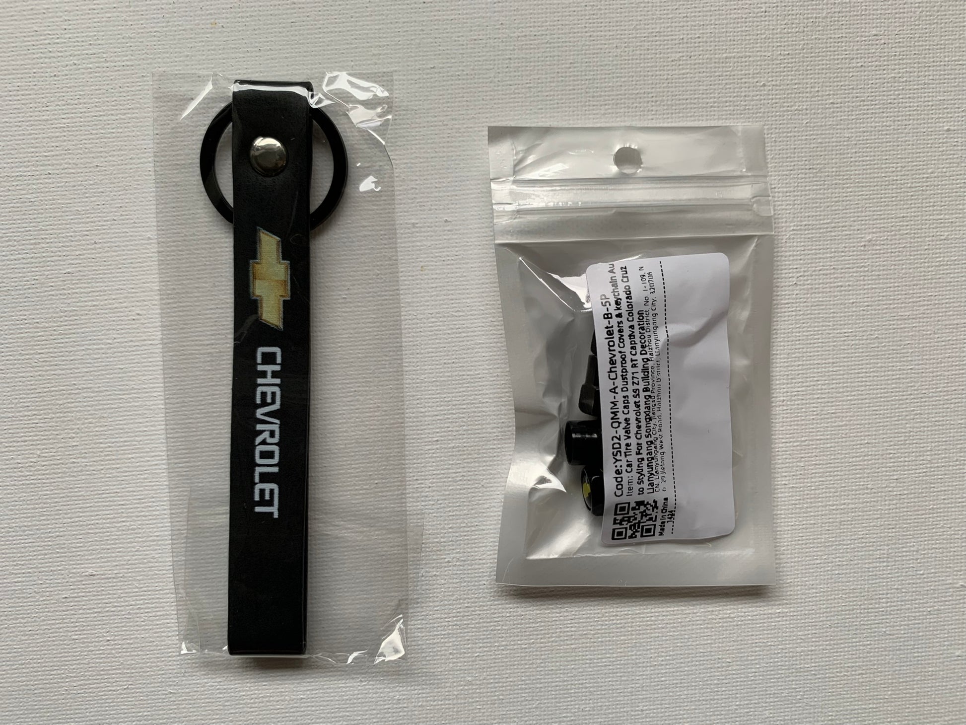 4pcs Chevrolet Valve Caps Dustproof Covers & Keychain (Fits all Holden & Chevrolet Models)