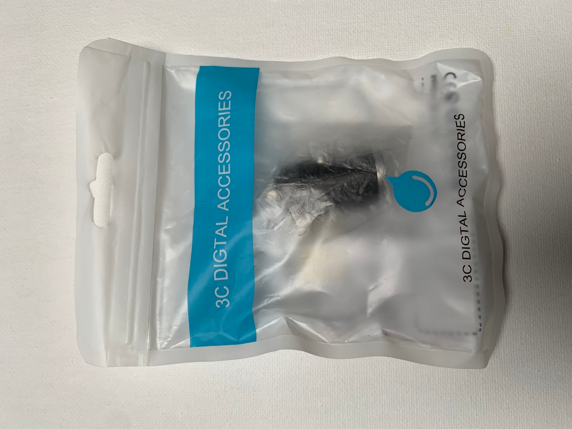 1PCS Mini Car Fast Charger with USB and Type-C Port (Brand New)